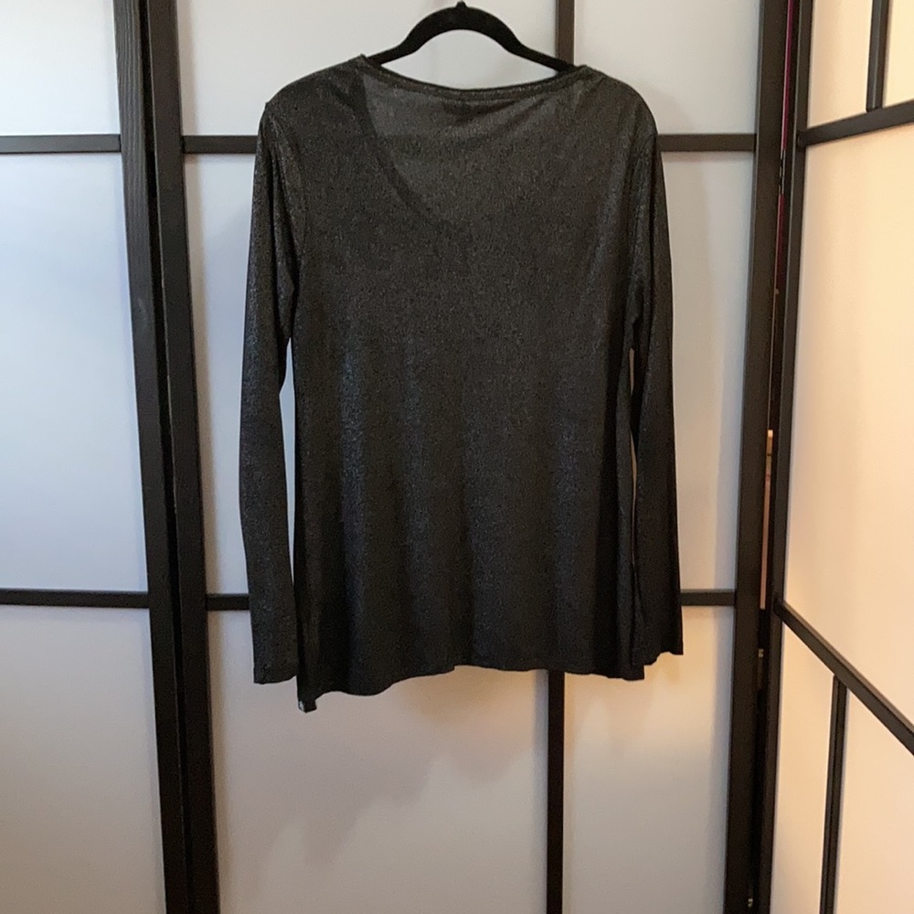 Rock & Republic black V-Neck long sleeve shirt - Picture 3 of 5
